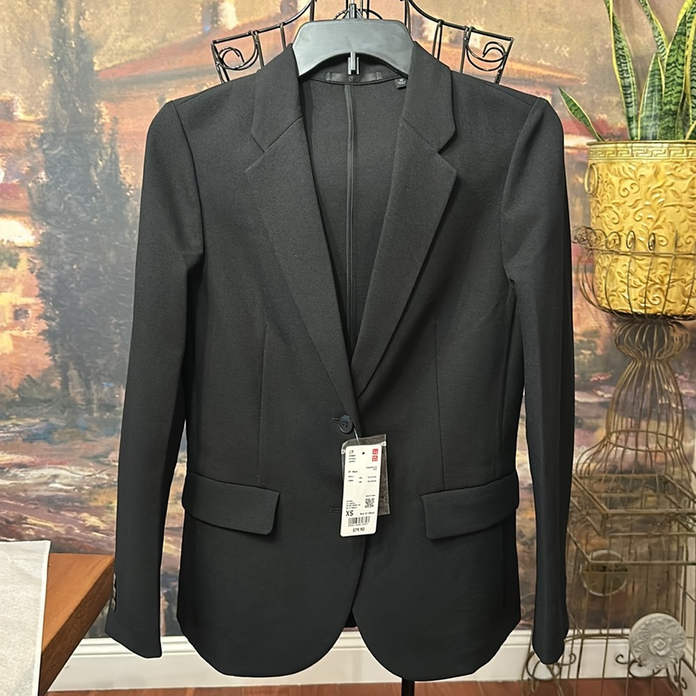 Uniglo Women AirSense Jacket